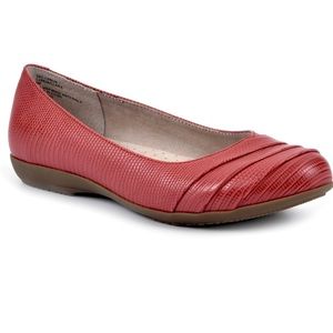 Cliffs Clara ballet flat in soft red